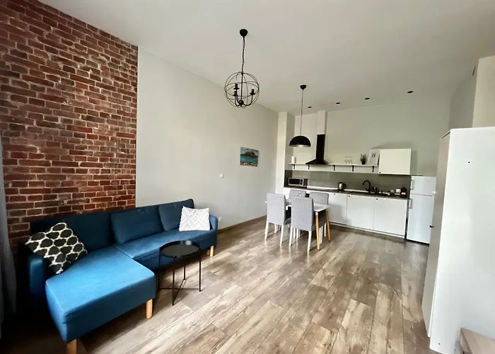 Acm Centrum Z Parkingiem