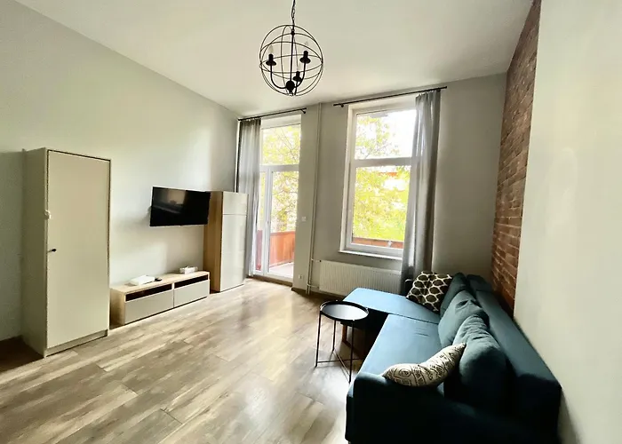 Acm Centrum Z Parkingiem *